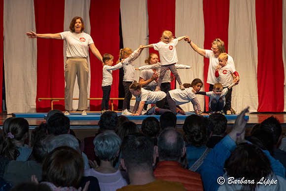 AWOKiTa Zirkus 2025 BLippe Akrobatik