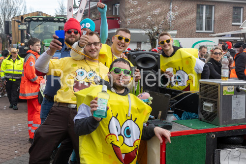 0210-Straßenkarneval-2024-BLippe-64